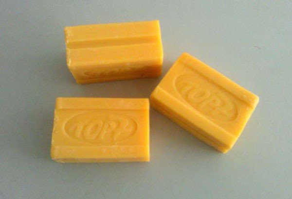 Для стирки также подойдет хозяйственное мыло