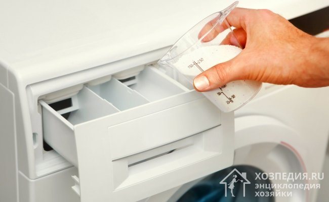 При расчете дозировки моющего средства учитывайте степень загрязнения белья и загрузки барабана, а также жесткость воды