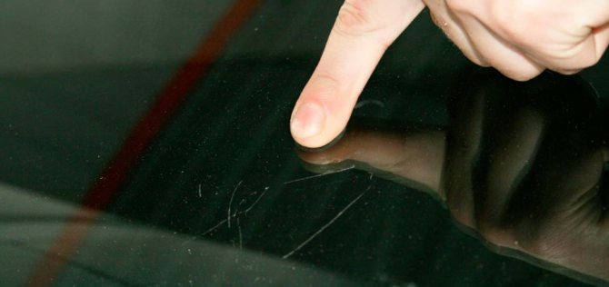 Царапины на стеклянном столе фото 1