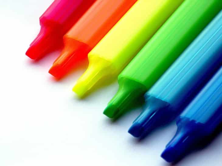 Чем оттереть маркер с обоев