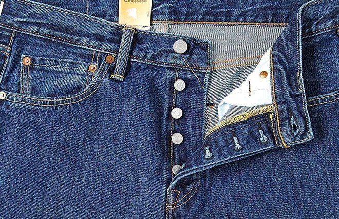 Фурнитура и швы на джинсах