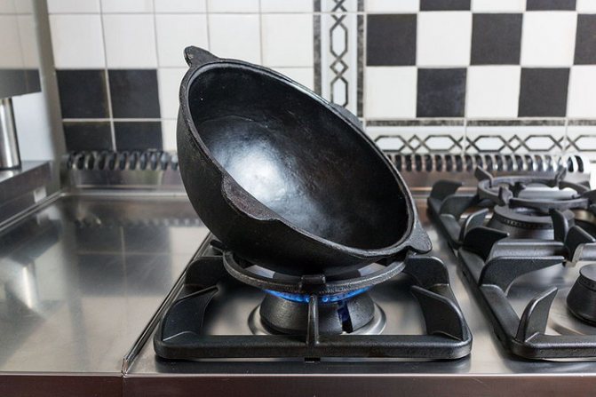 казан на плите