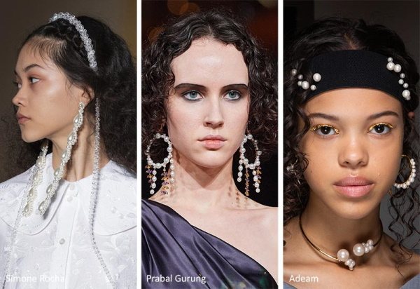 Коктейльное платье для женщин 40-50 лет. Фото