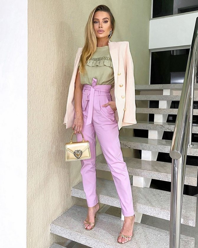 Не знаешь, какой пиджак выбрать на новый сезон 2021-2022? Мы подскажем и покажем!