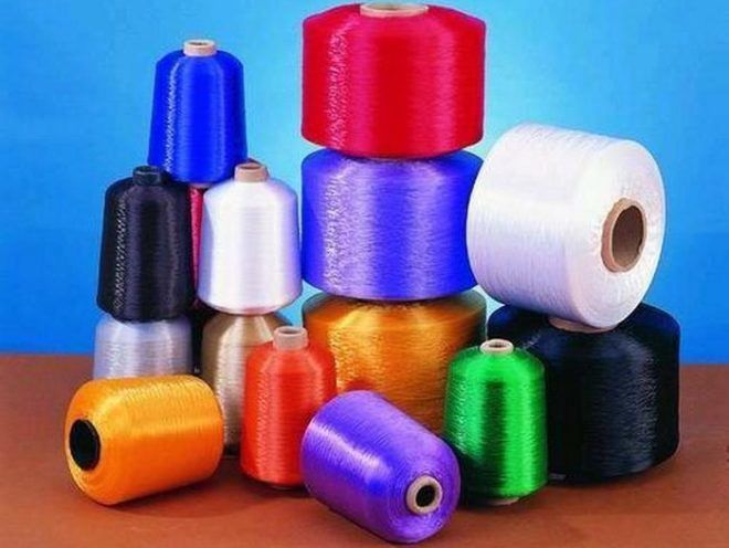 Нити наматываются на бобины