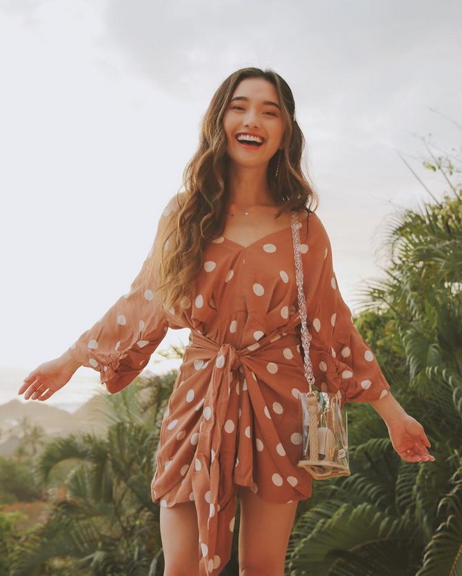 платье в горошек