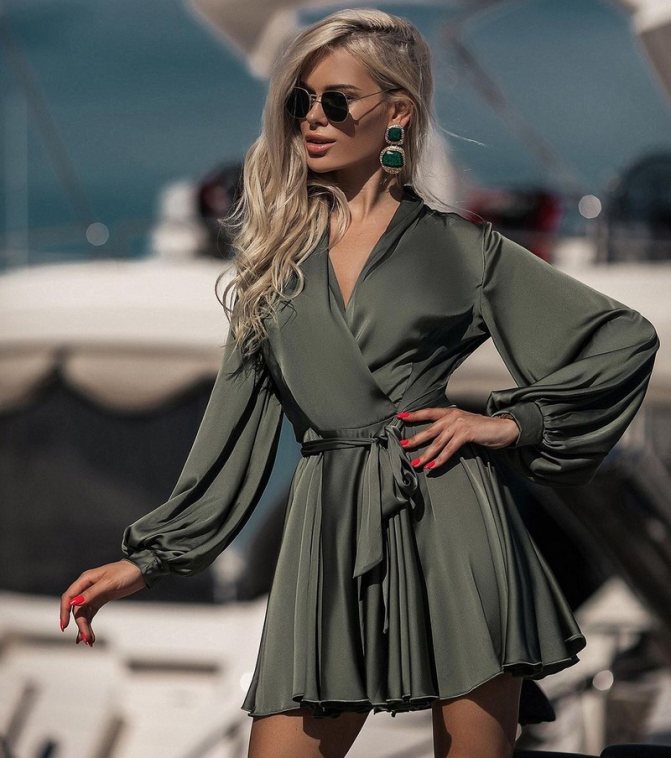 Платья с запахом 2021-2022: модные новинки в образах разных стилей