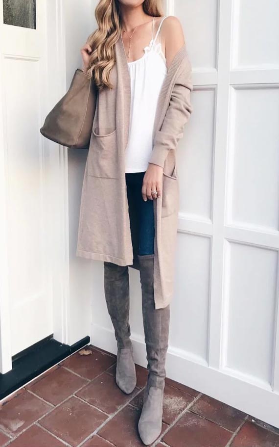 С чем носить бежевый кардиган