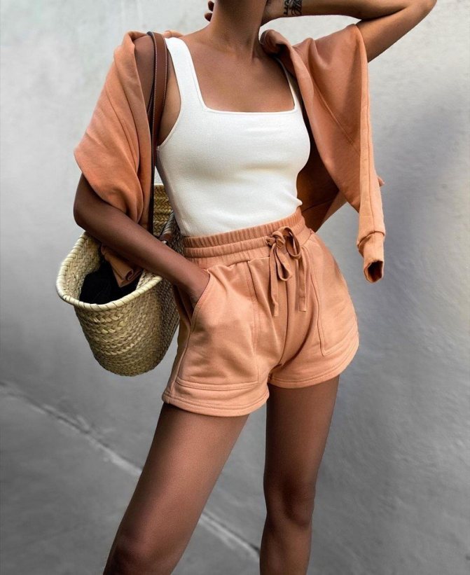 Спортивный стиль в одежде 2021-2022. Трендовая фото-подборка стильных спортивных луков