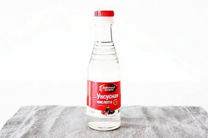 Способы выведения пятен от пота и дезодоранта с одежды