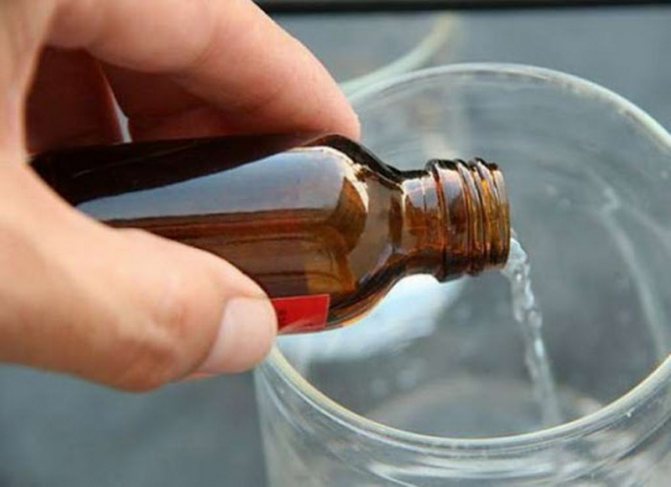 Способы выведения пятен от пота и дезодоранта с одежды