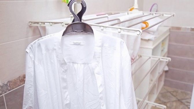 Способы выведения пятен от пота и дезодоранта с одежды